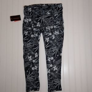 Body Instinct black & white leggings NWT